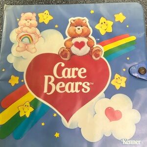 Vintage Care Bears carrying case with (4) Carebears